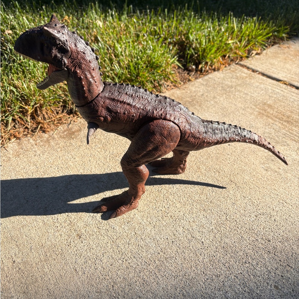 Jurassic World Camp Cretaceous Toro Carnotaurus Dinosaur Mattel Action Figure
